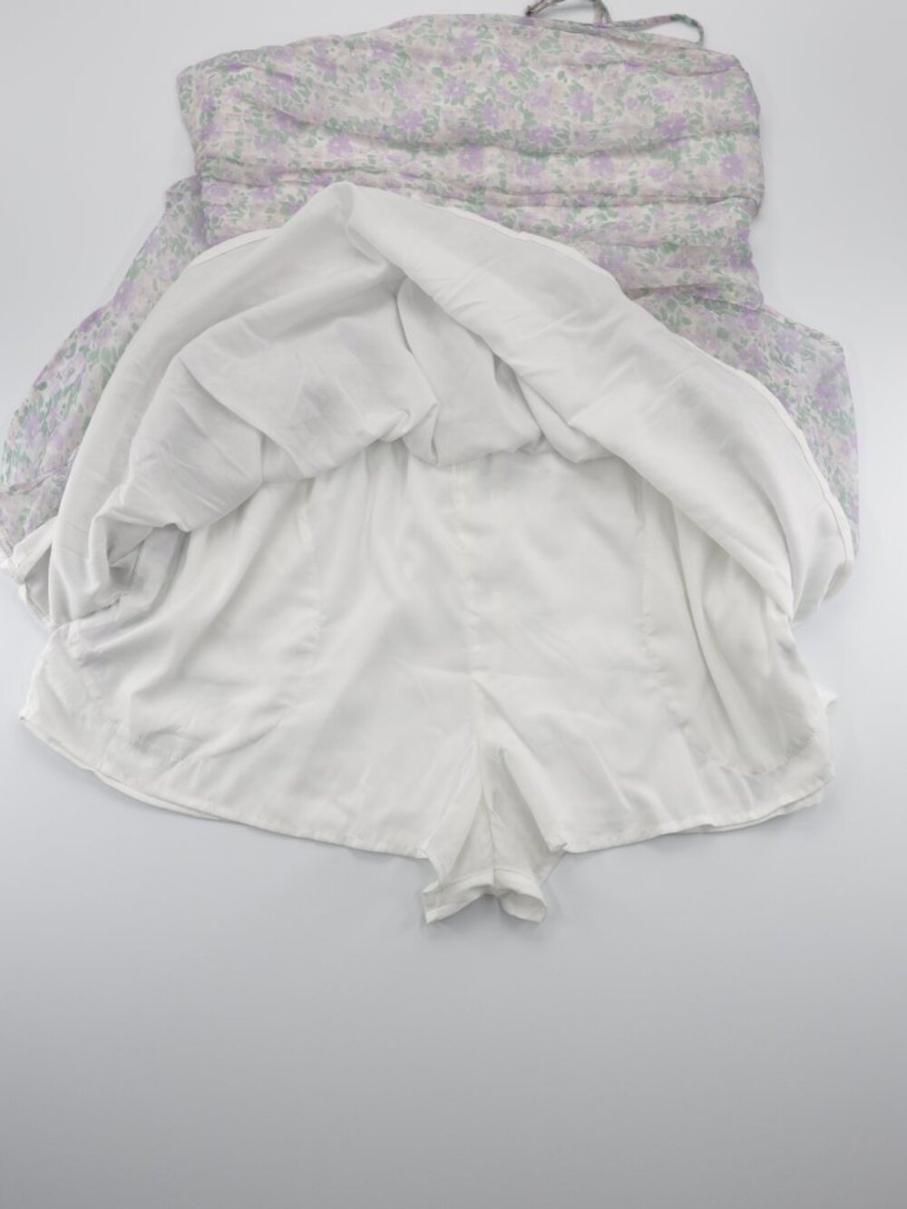 Hollister Women's Floral Adjustable‎ Strap Chiffon Skort Dress White Size XL - Picture 7 of 9